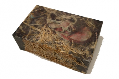 Ilse Gabbert, shoebox object #25, handmade daphne paper, acrylic, straw and wax